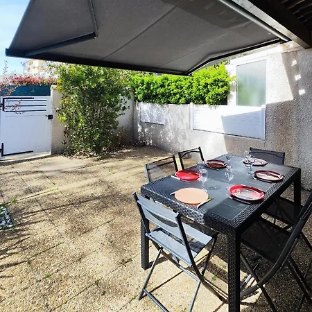 Amazing In With Outdoor Swimming Pool *